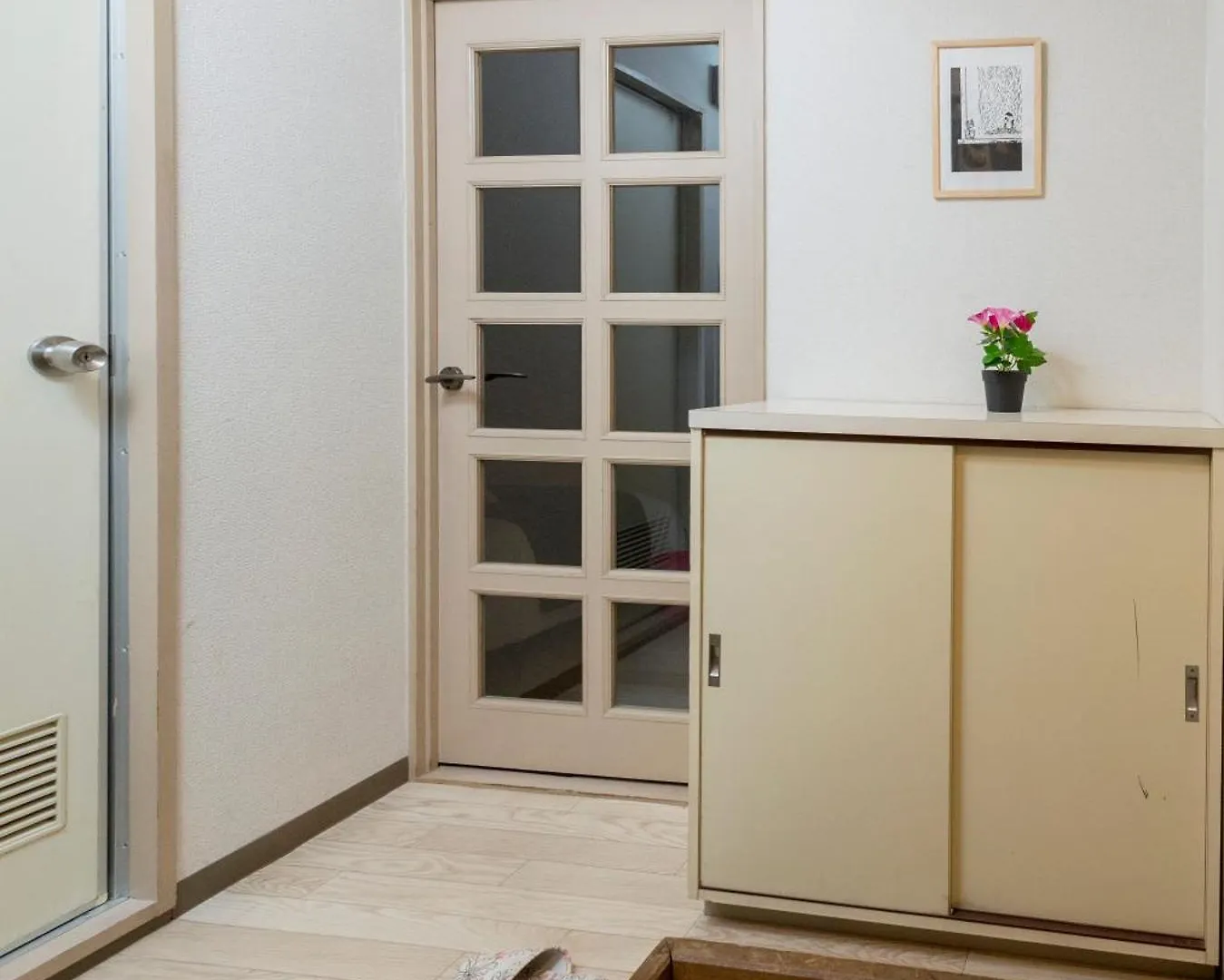 3 Minutes On Foot From Dotonbori East Entrance 5 Minutes On Foot From Shinsaibashi Area Traditional Japanese-Style Room Osaka