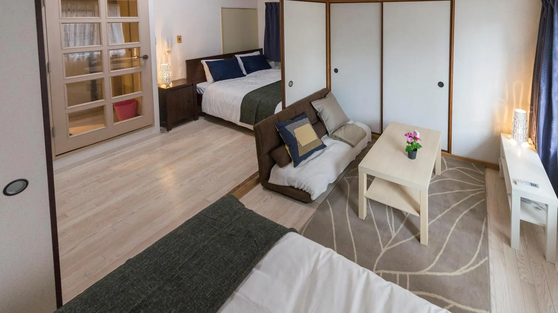 3 Minutes On Foot From Dotonbori East Entrance 5 Minutes On Foot From Shinsaibashi Area Traditional Japanese-Style Room Osaka Japan
