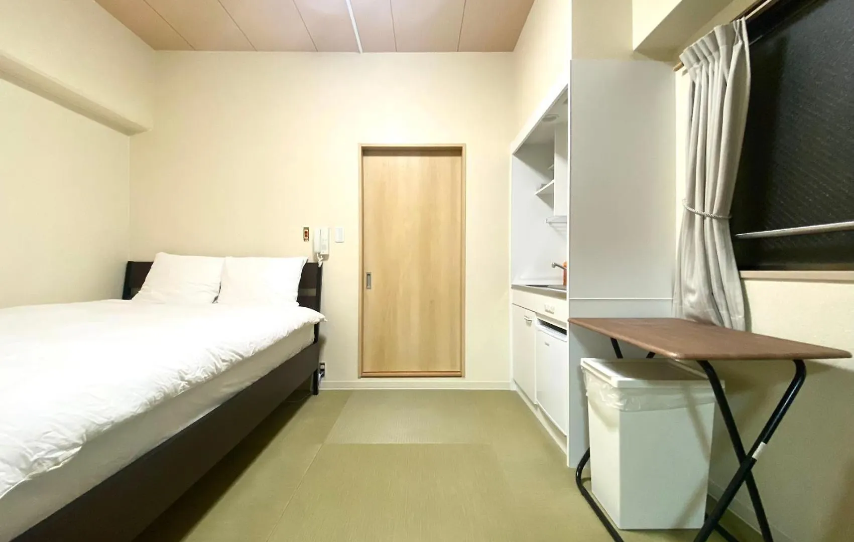 3 Minutes On Foot From Dotonbori East Entrance 5 Minutes On Foot From Shinsaibashi Area Traditional Japanese-Style Room Osaka